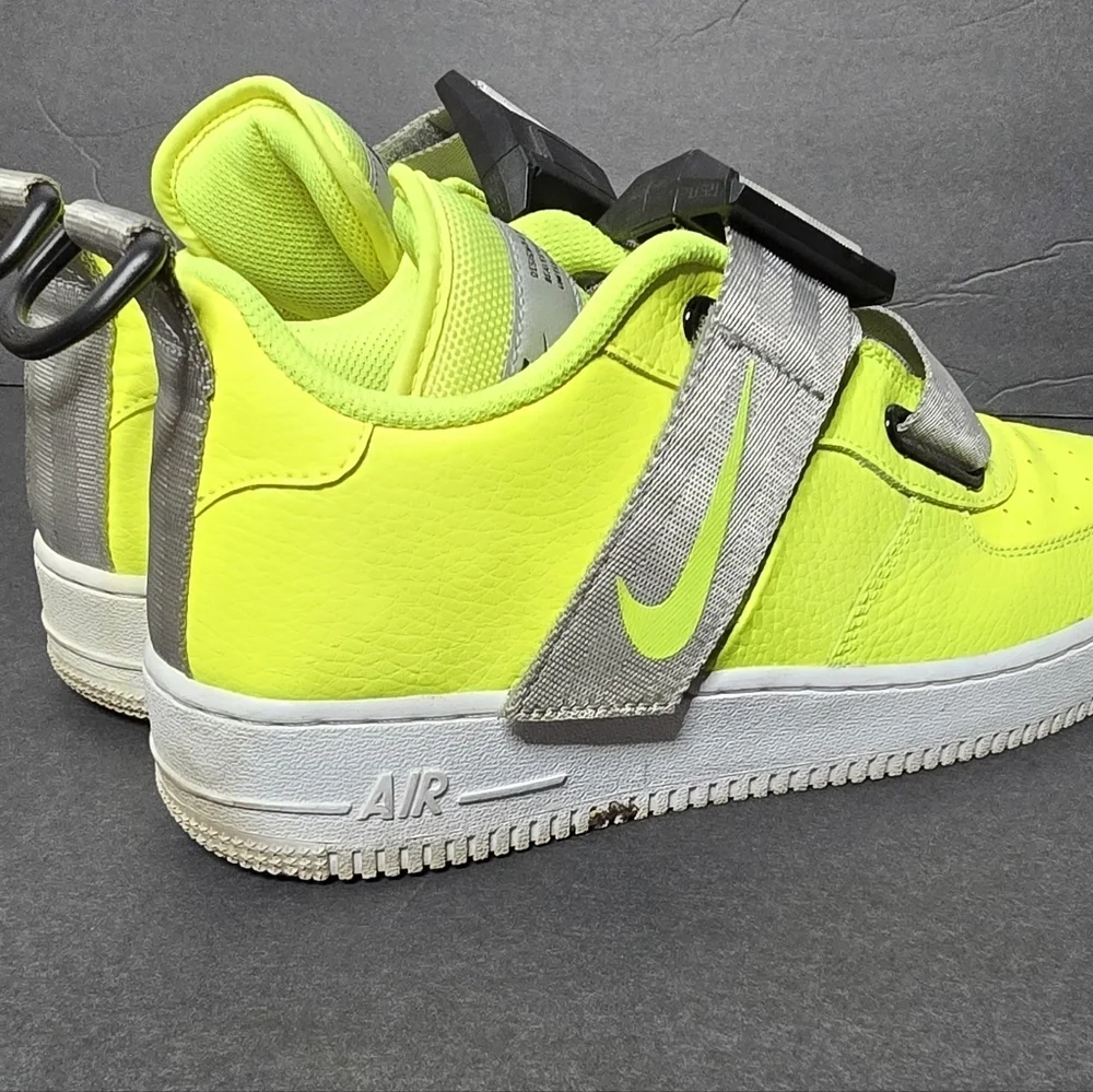 Nike Air Force 1 Low Utility 'Volt' Boys Youth Size 7Y w/Buckle